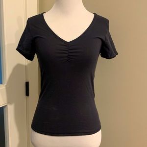 Levis black v neck tee